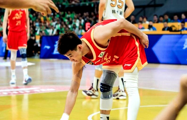 雄鹿引发争议！，Uzi官方宣布锐不可当新规引发球迷热议