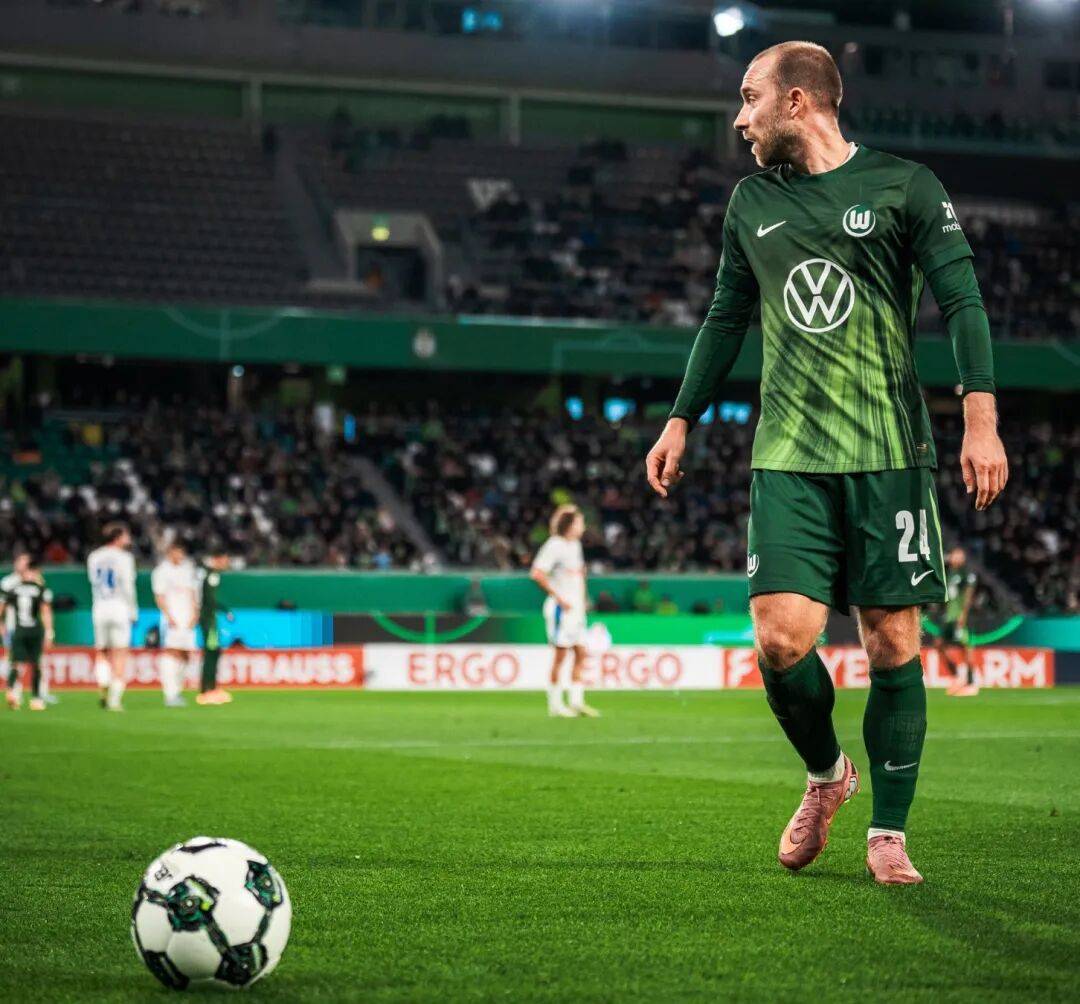 亚博体育-包含窗口期德甲传出新动向；埃因霍温强势反弹；管理层表态——态度坚定；阵容厚度经受考验的词条-亚博体育